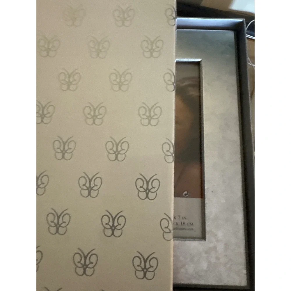 Heart Home by Connoisseur Silver Leaf 5x7 Picture Frame 1862H5D Modern Classic